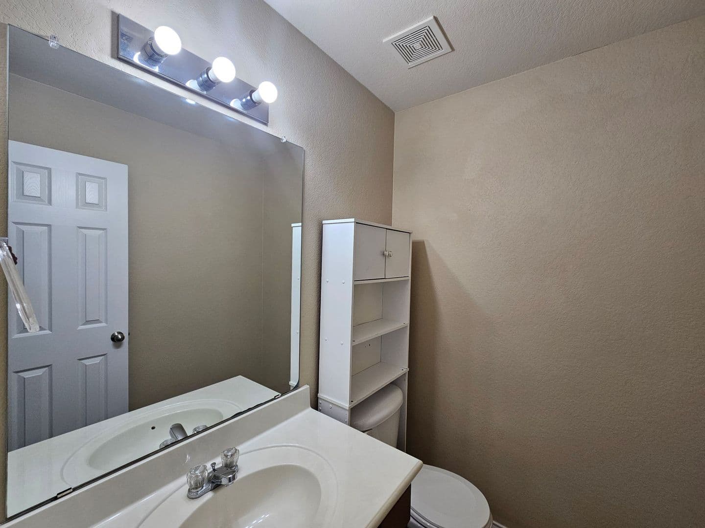 Killeen House: 2503 Hydrangea Ave