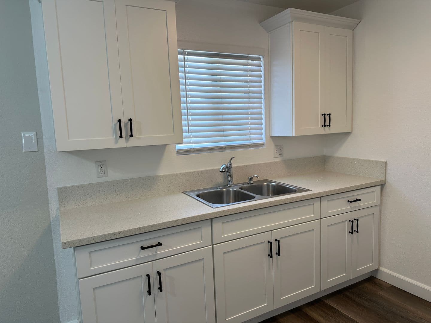 Imperial Beach Apartment: 1144 12th St.
