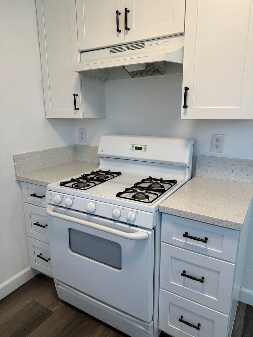 Imperial Beach Apartment: 1144 12th St.