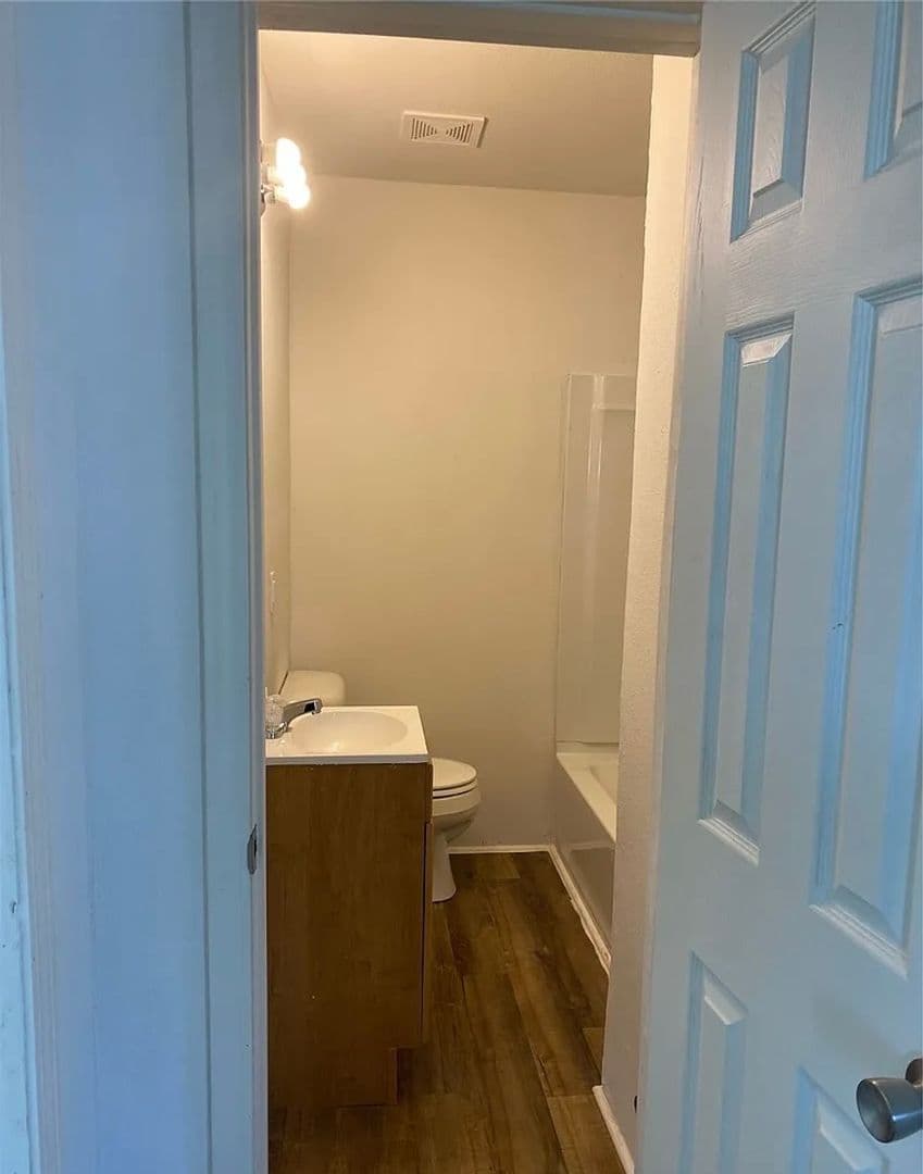 Ardmore House: 914 3rd NW