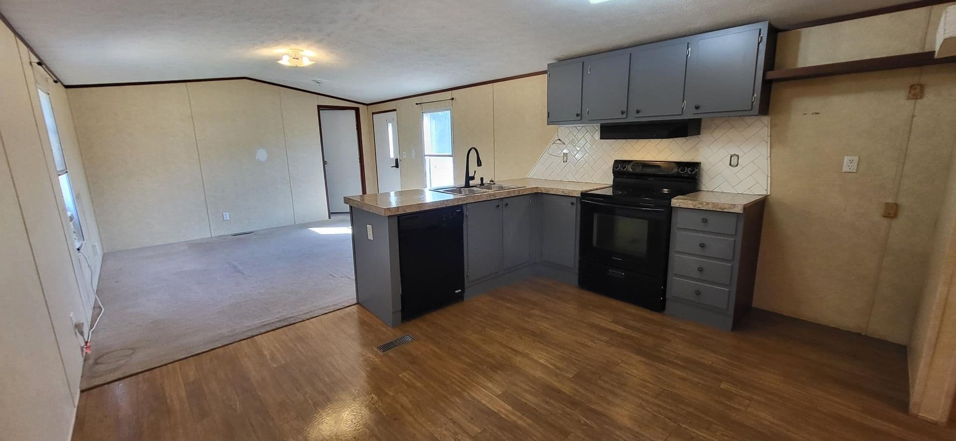 Ardmore House: 387 Basin RD