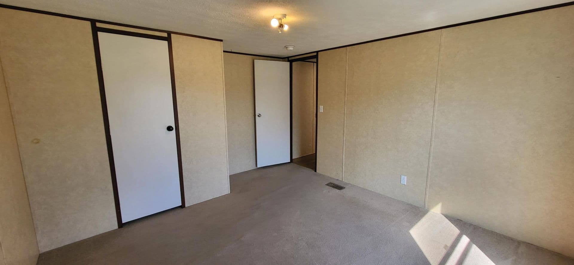 Ardmore House: 387 Basin RD