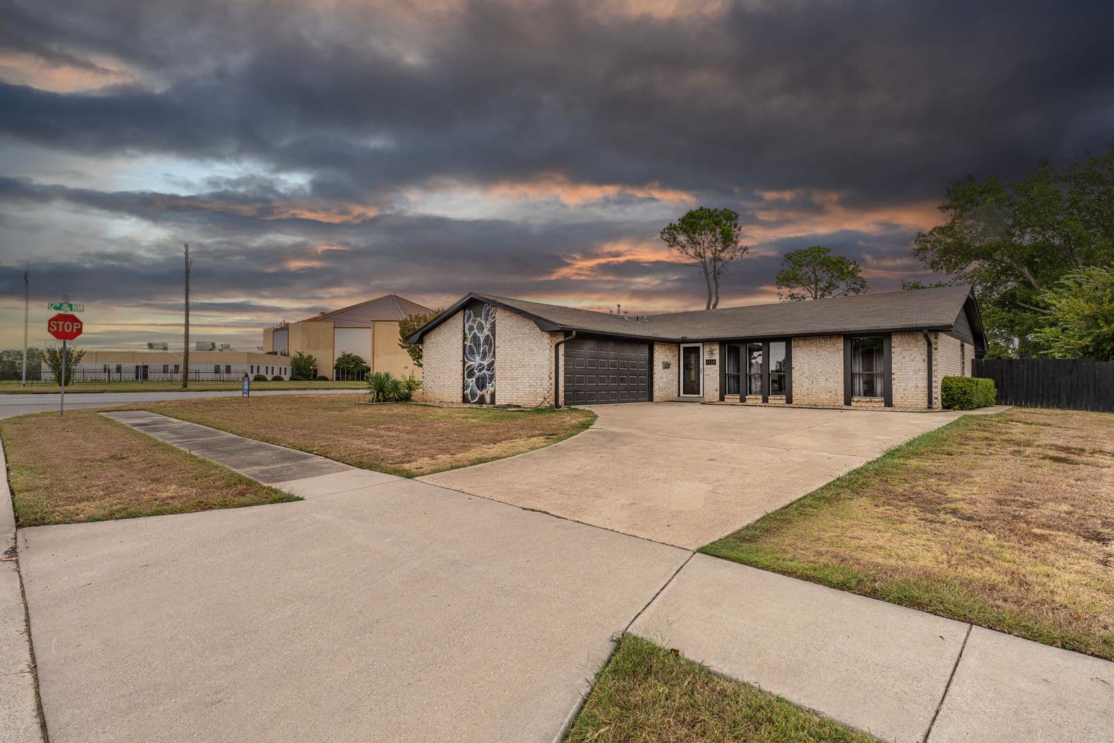 Ardmore House: 1114 Osage