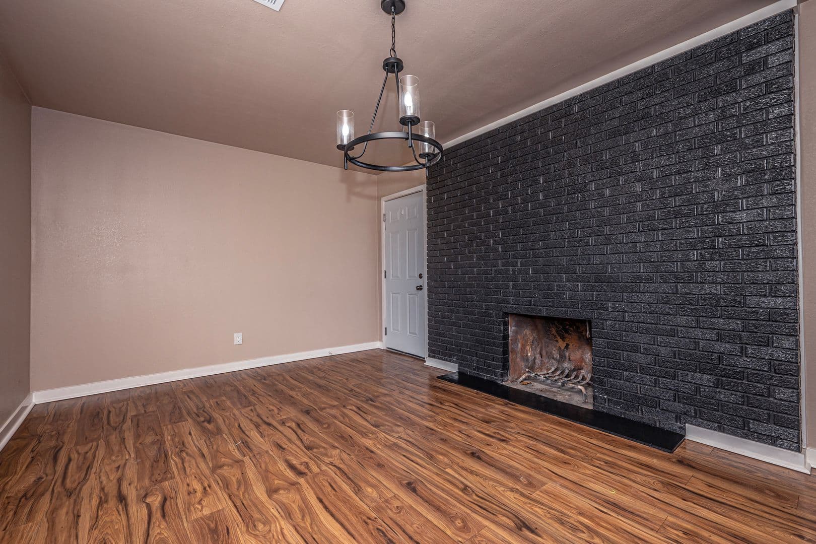Ardmore House: 1733 Salisbury