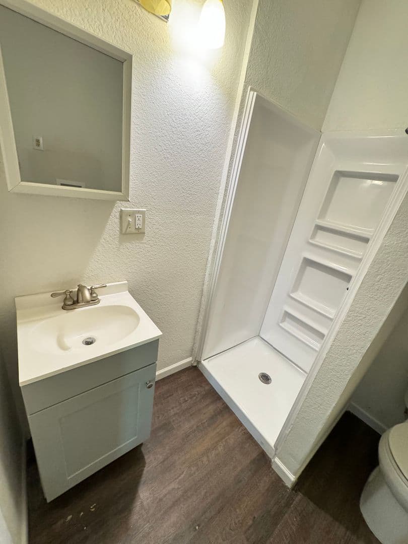 Ardmore House: 208 B SW