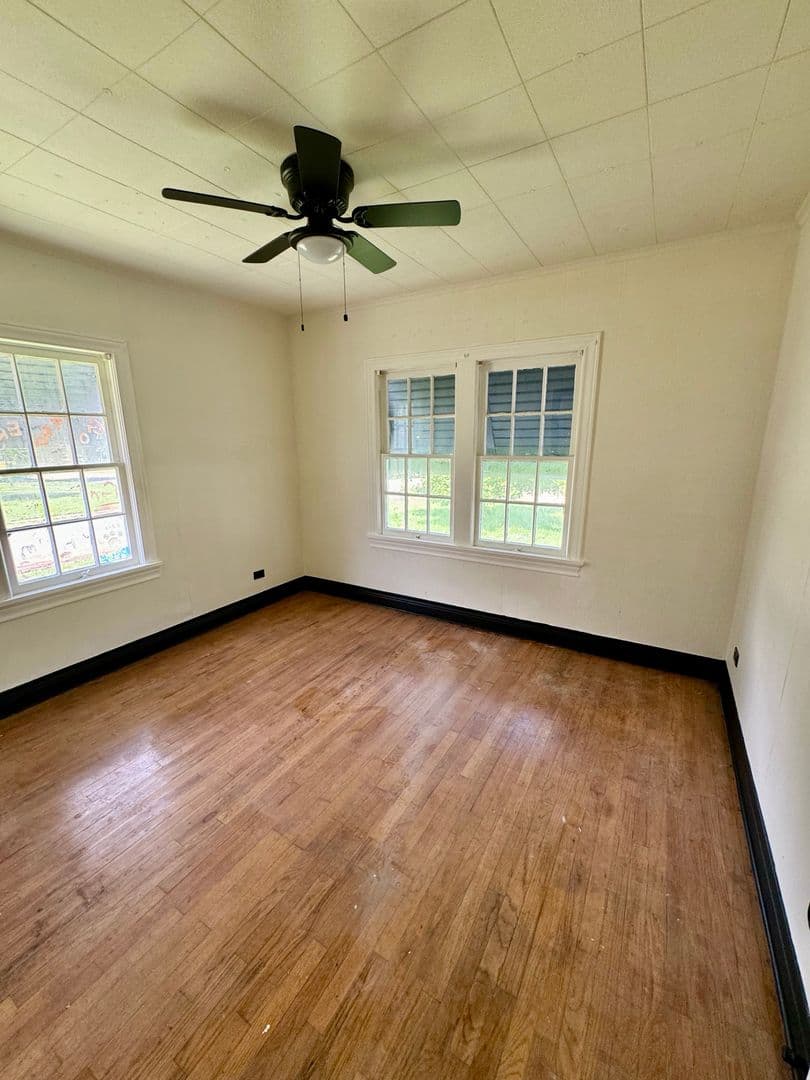 Ardmore House: 902 Burch