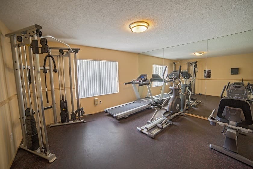 Largo Apartment: Monterey Lakes Apartments