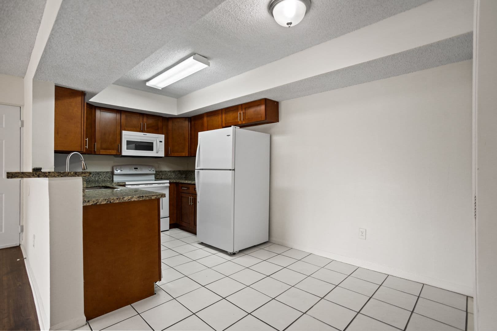 Coconut Creek Apartment: 5500 NW 61 Street