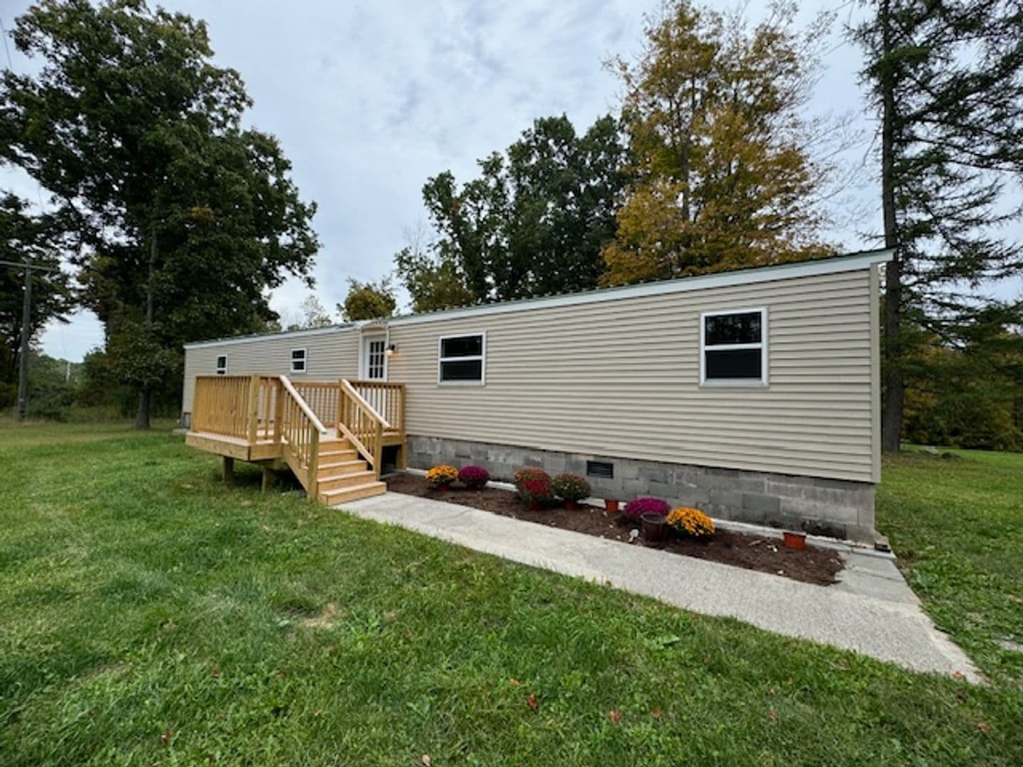 Newfield House: 74 Fishkill Rd