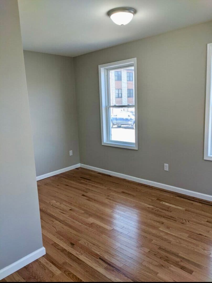 Ithaca Apartment: 209 Meadow St