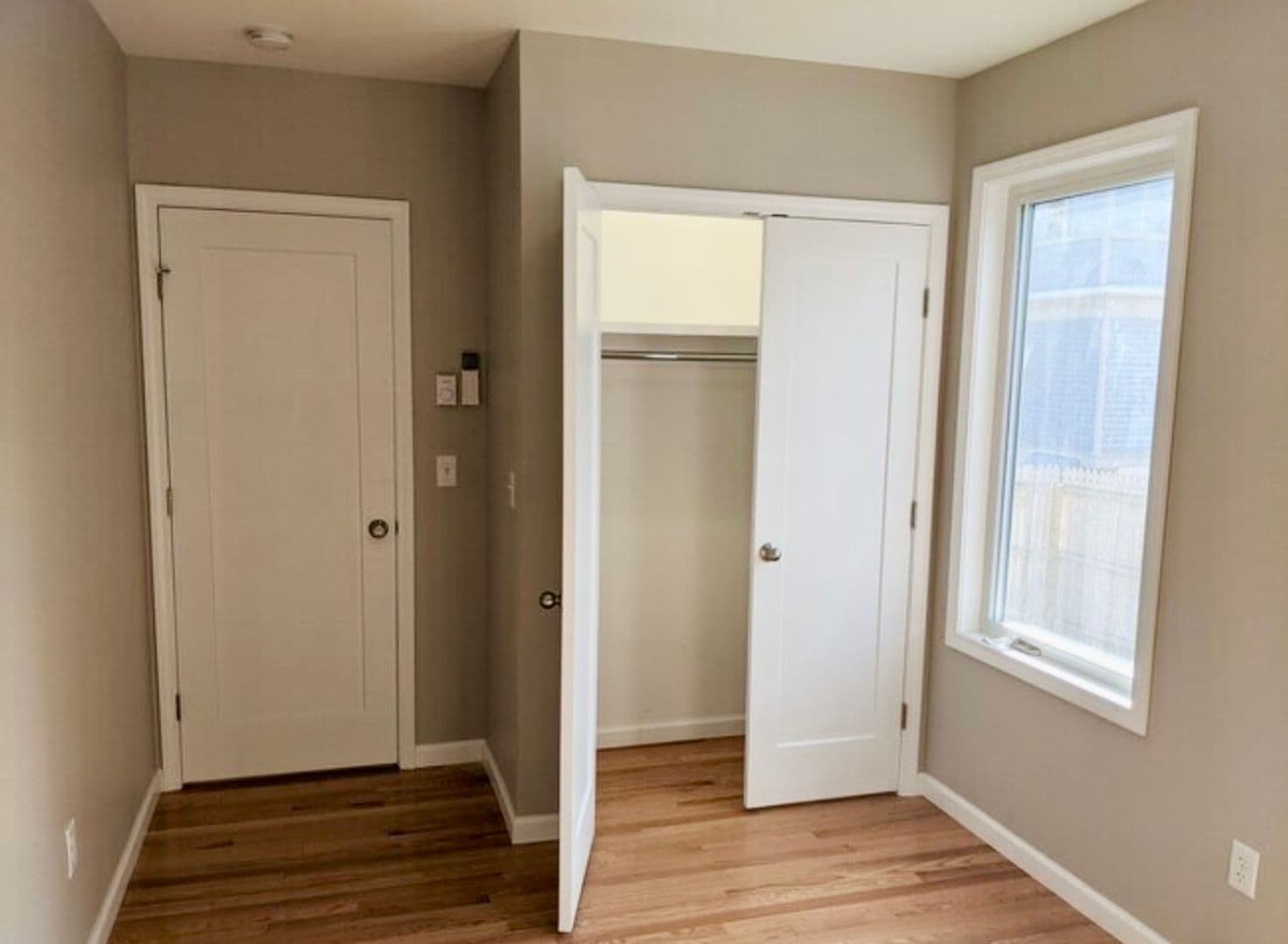 Ithaca Apartment: 209 Meadow St