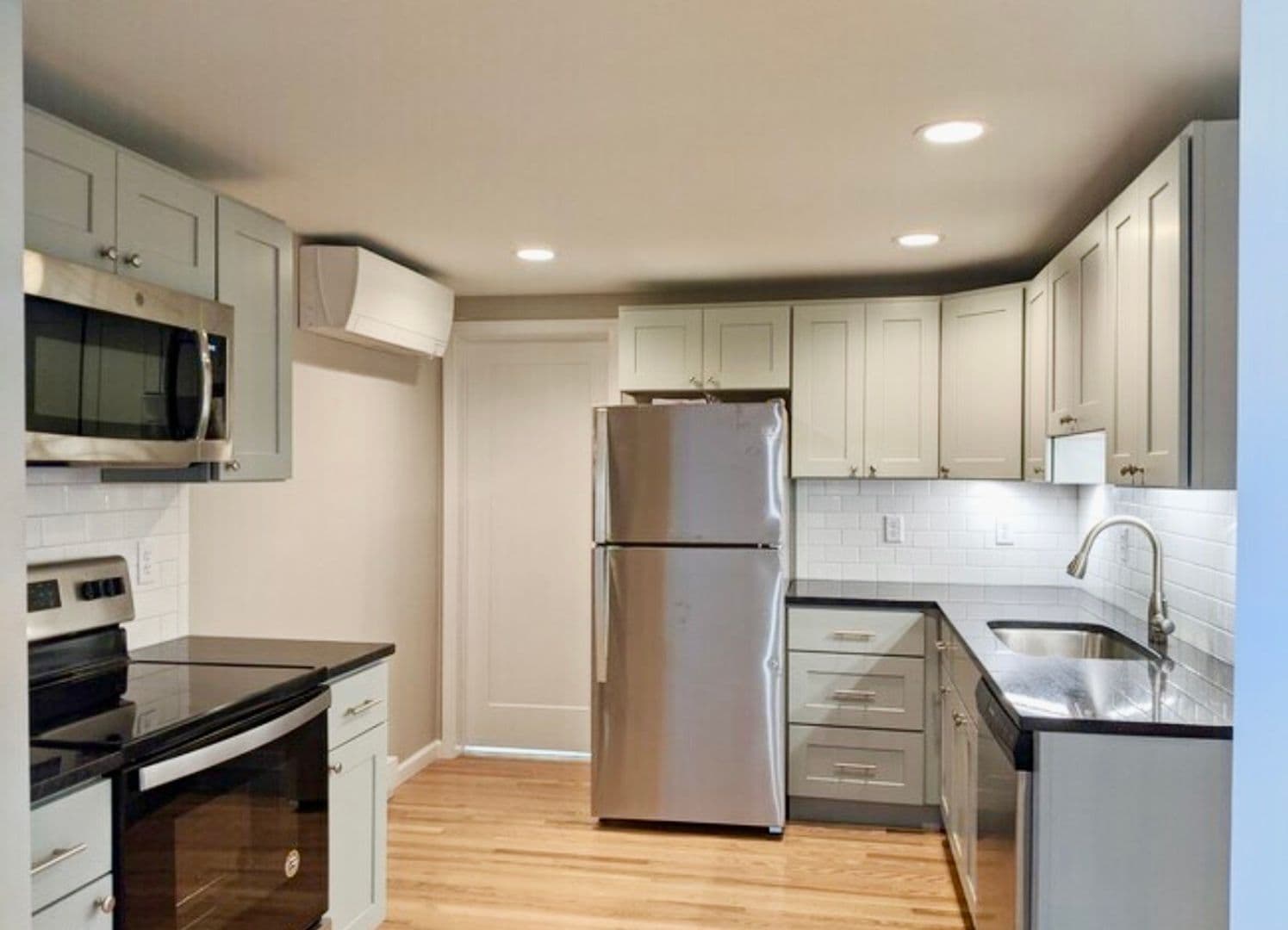 Ithaca Apartment: 209 Meadow St