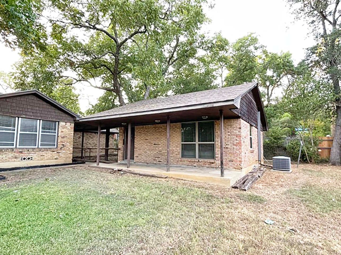 Denton House: 2710 Crestwood Ct