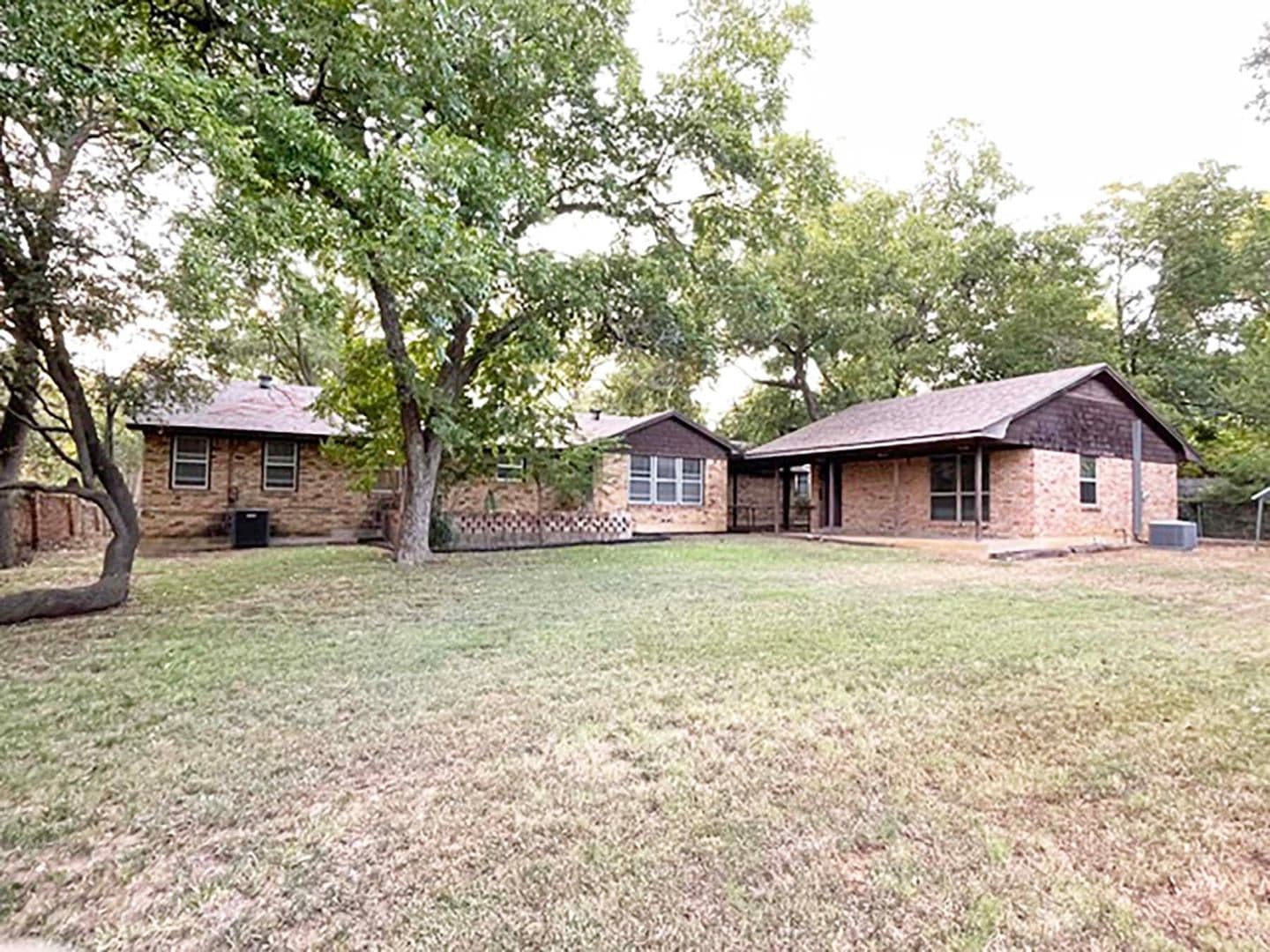 Denton House: 2710 Crestwood Ct