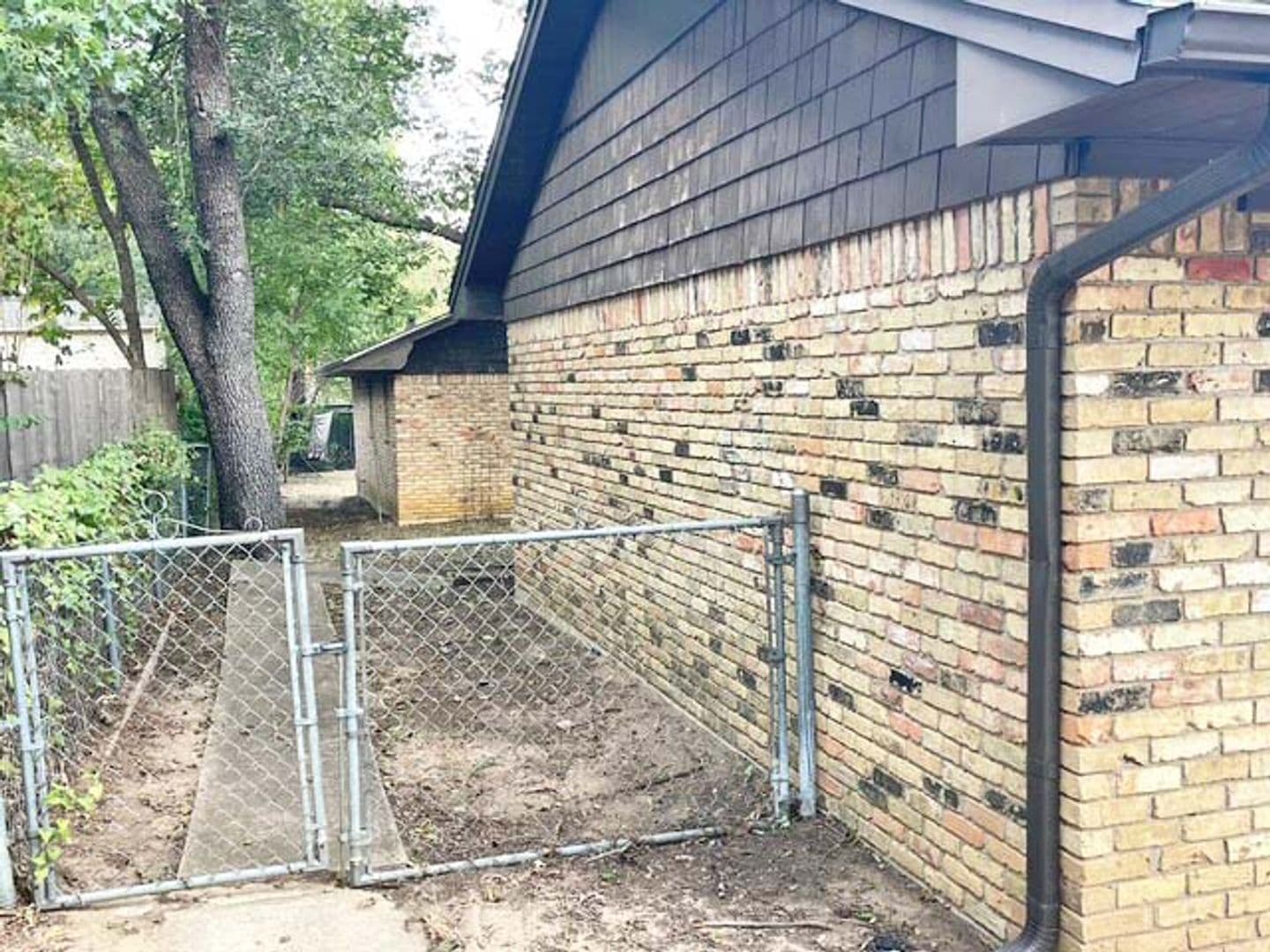 Denton House: 2710 Crestwood Ct