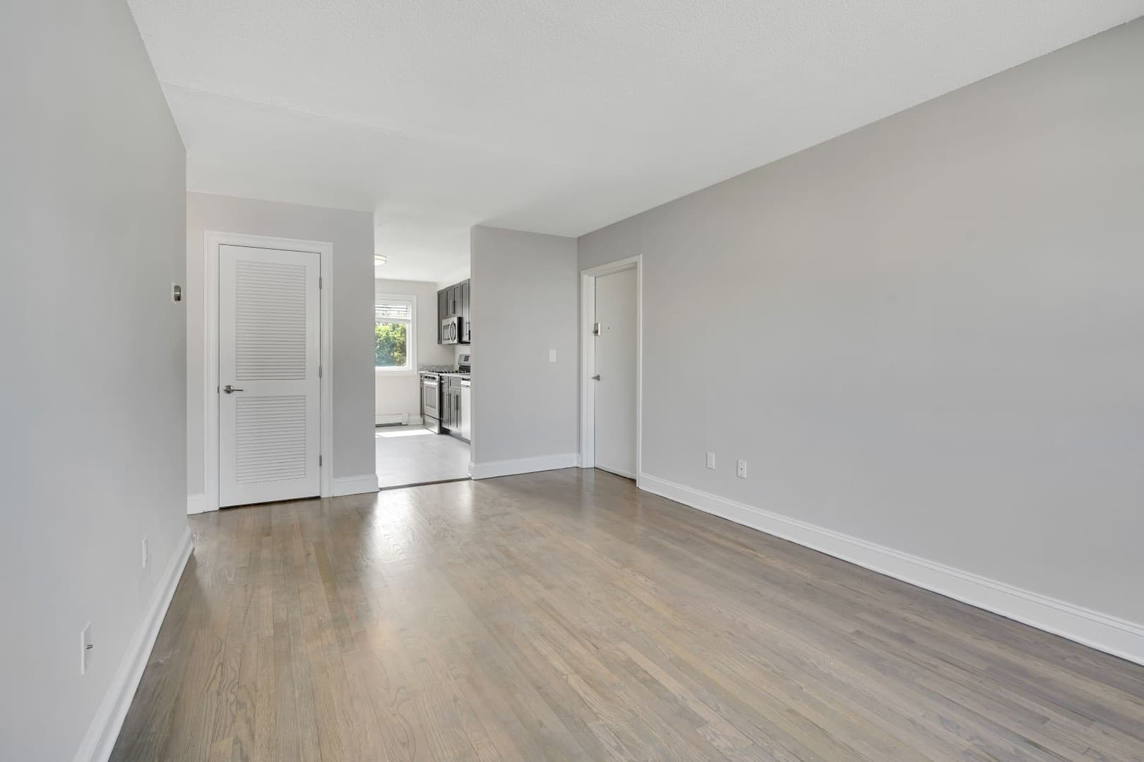 Norwalk Apartment: 21 Clinton Ave