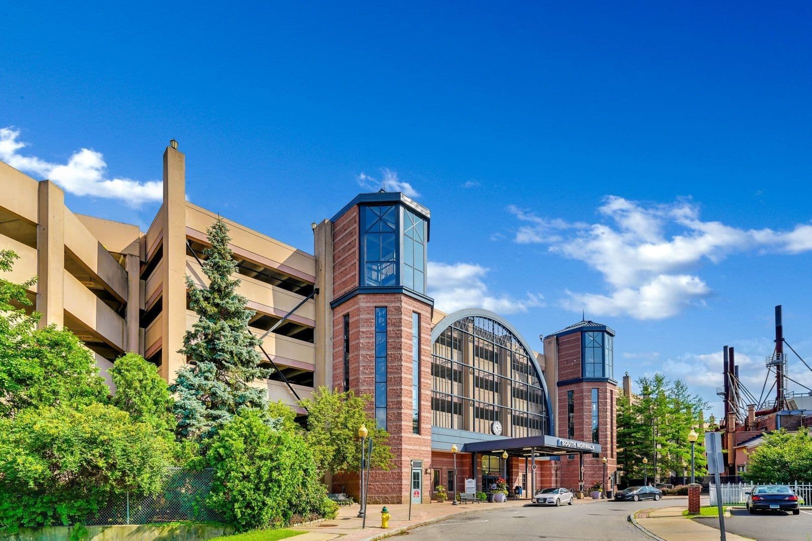 Norwalk Apartment: 204 Flax Hill Road