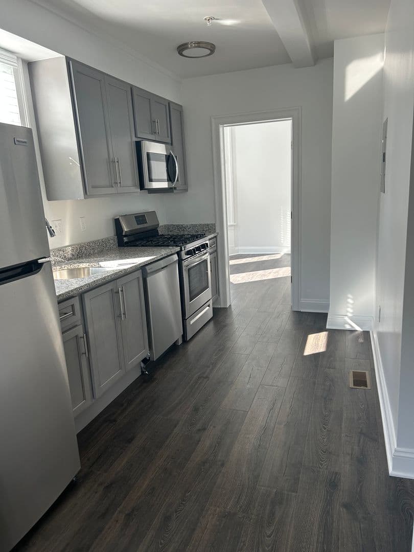 Norwalk Apartment: 132 Flax Hill Road