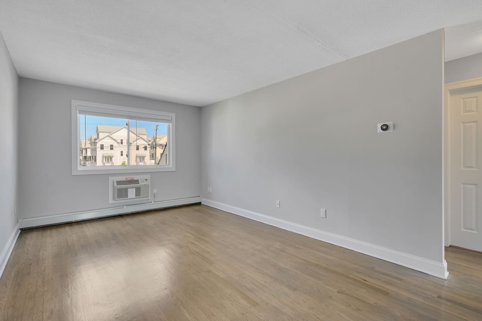 Norwalk Apartment: 31 Ferris Ave