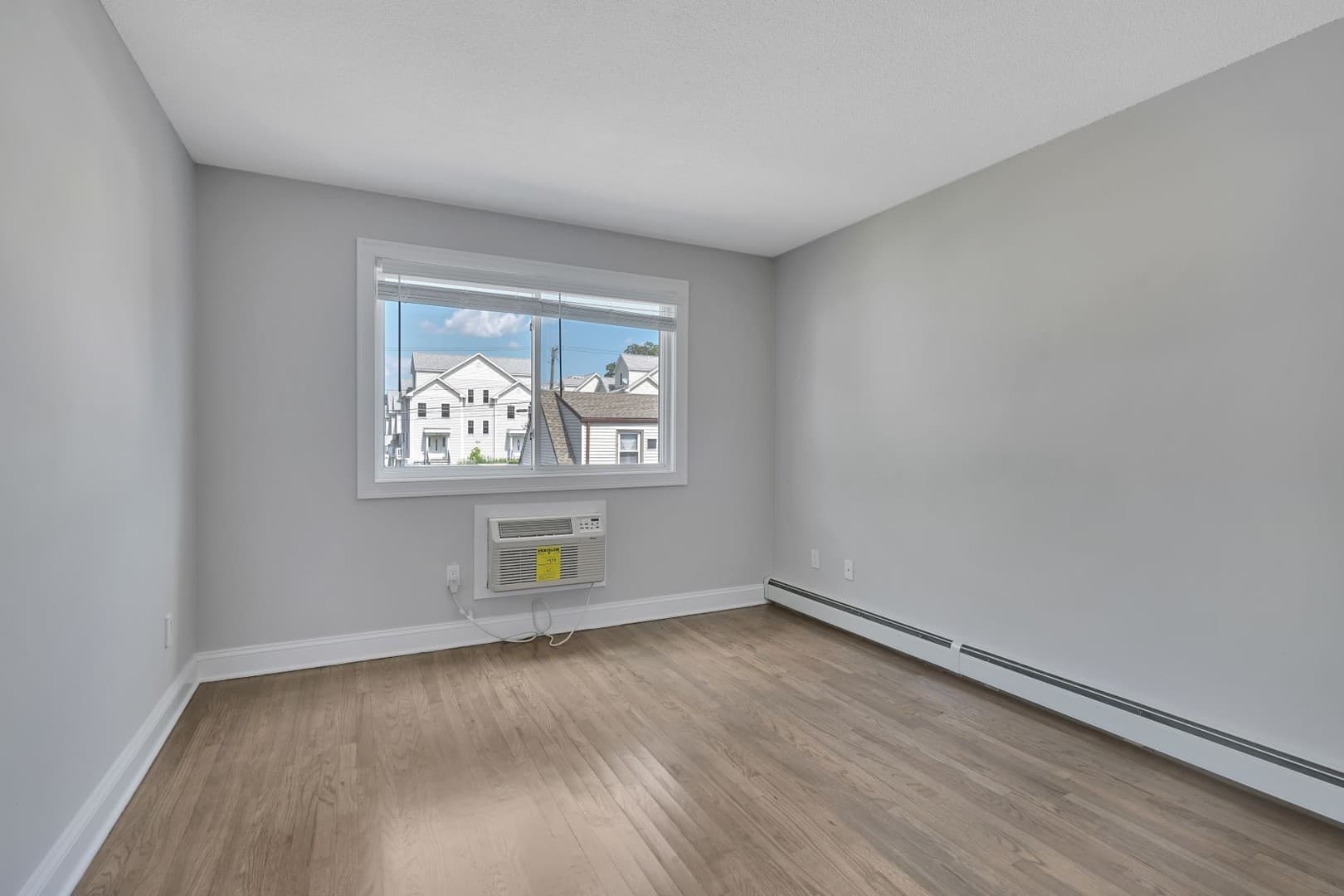 Norwalk Apartment: 3 Bedford Ave