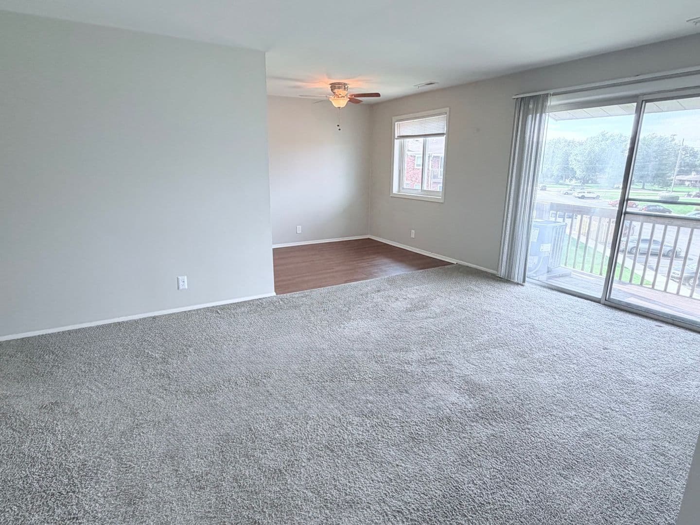 CROWN POINT Apartment: 925 Heritage Ct. #301