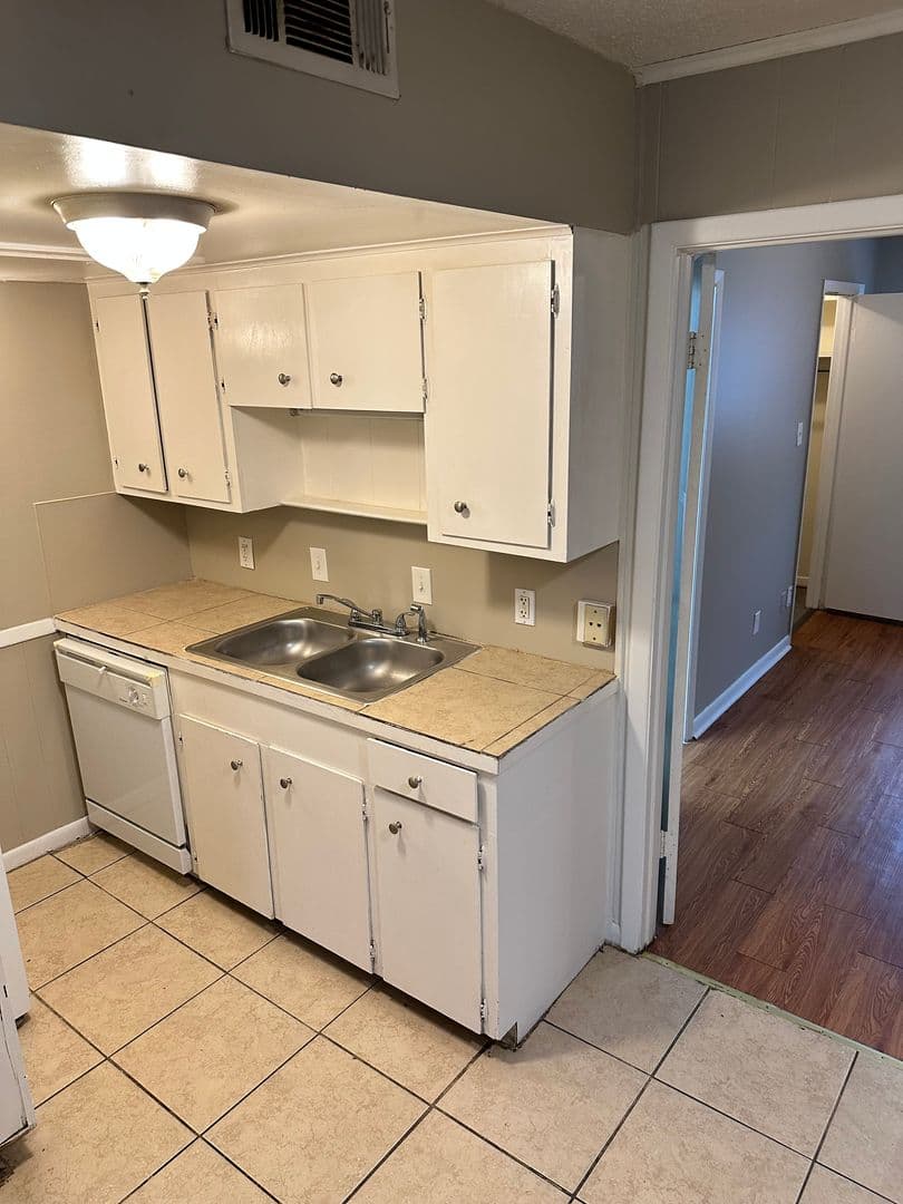 Little Rock Apartment: 619 Brookside Dr