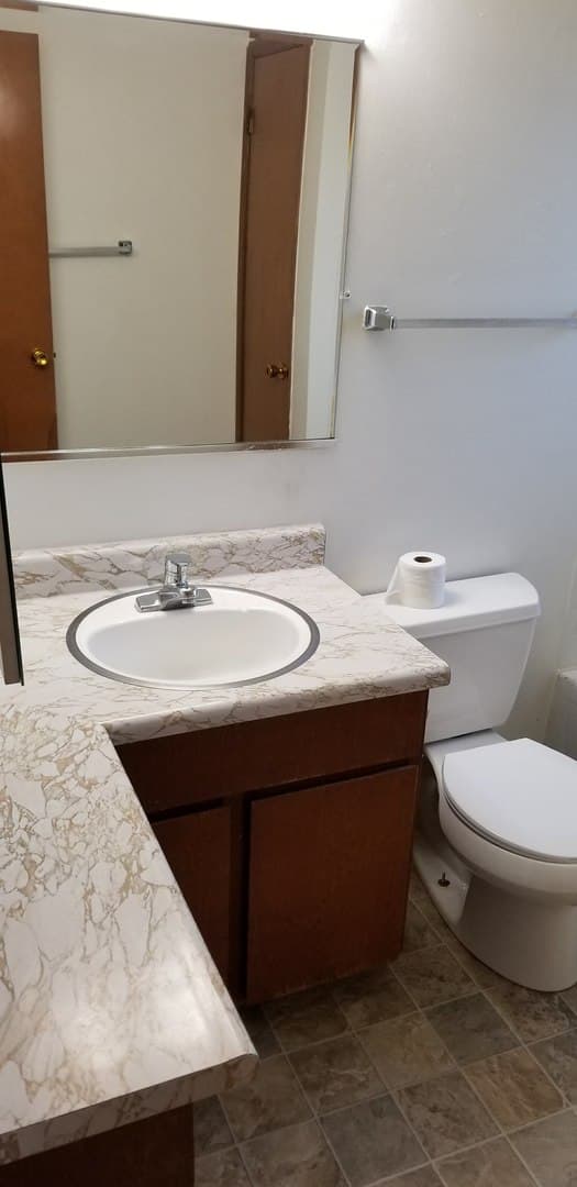 Tacoma Apartment: 622 S Steele St