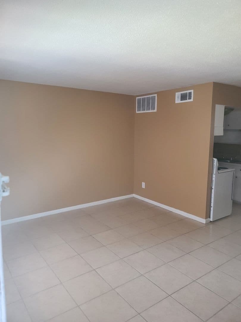Little Rock Apartment: 619 Brookside Dr
