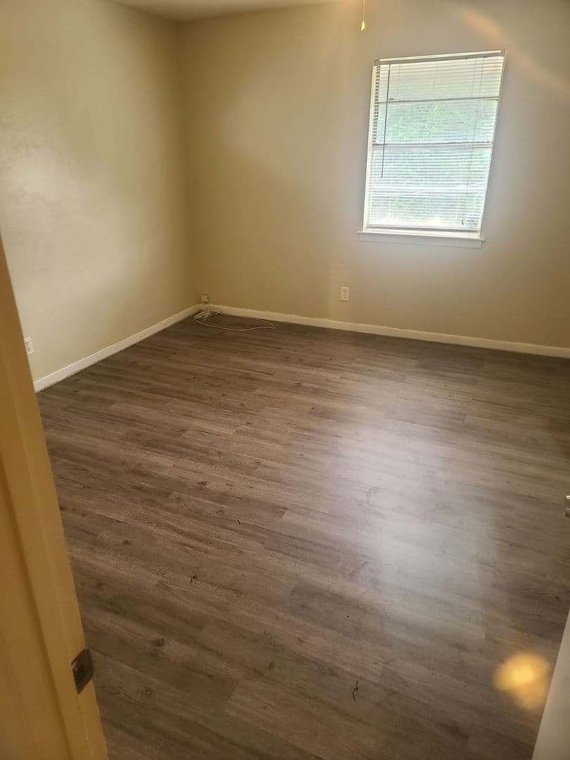 Little Rock Apartment: 719 Brookside Dr