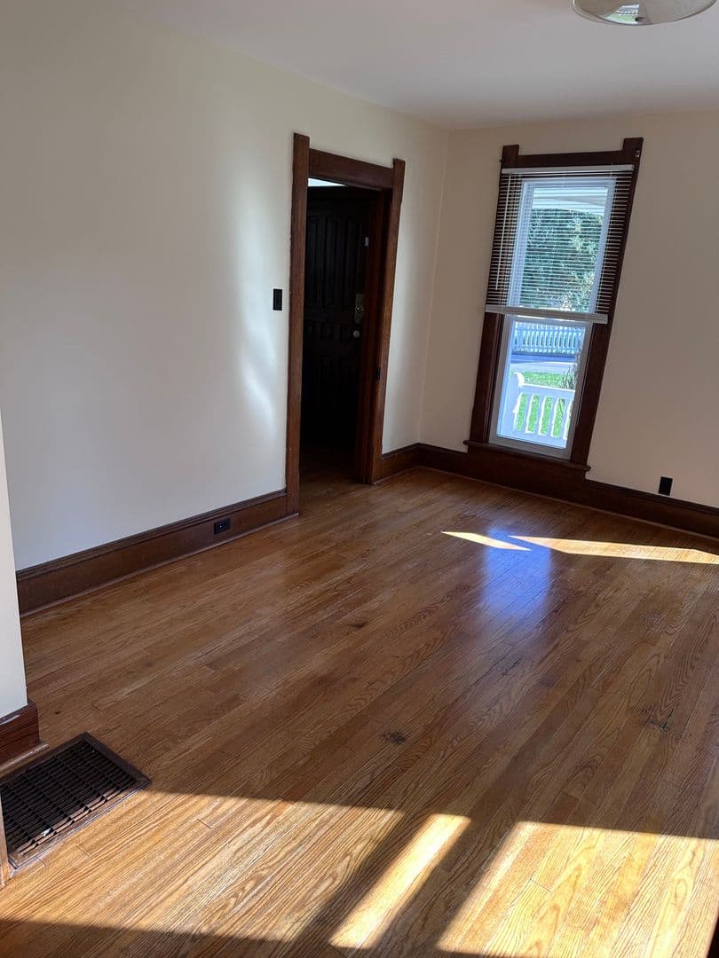 Pleasant Gap House: 214 S. Harrison Road