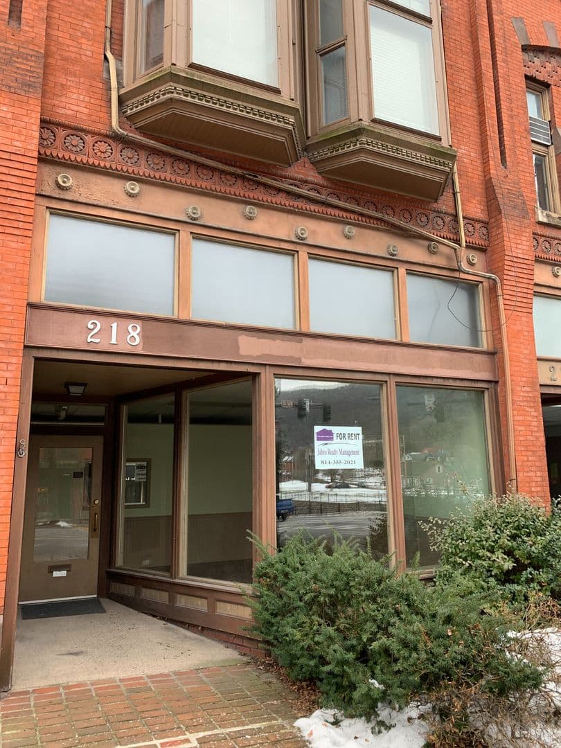 Bellefonte Apartment: 220 West High Street