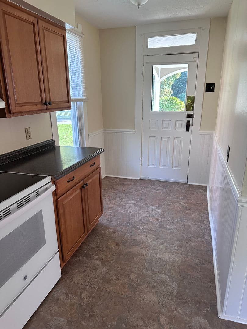 Pleasant Gap House: 214 S. Harrison Road
