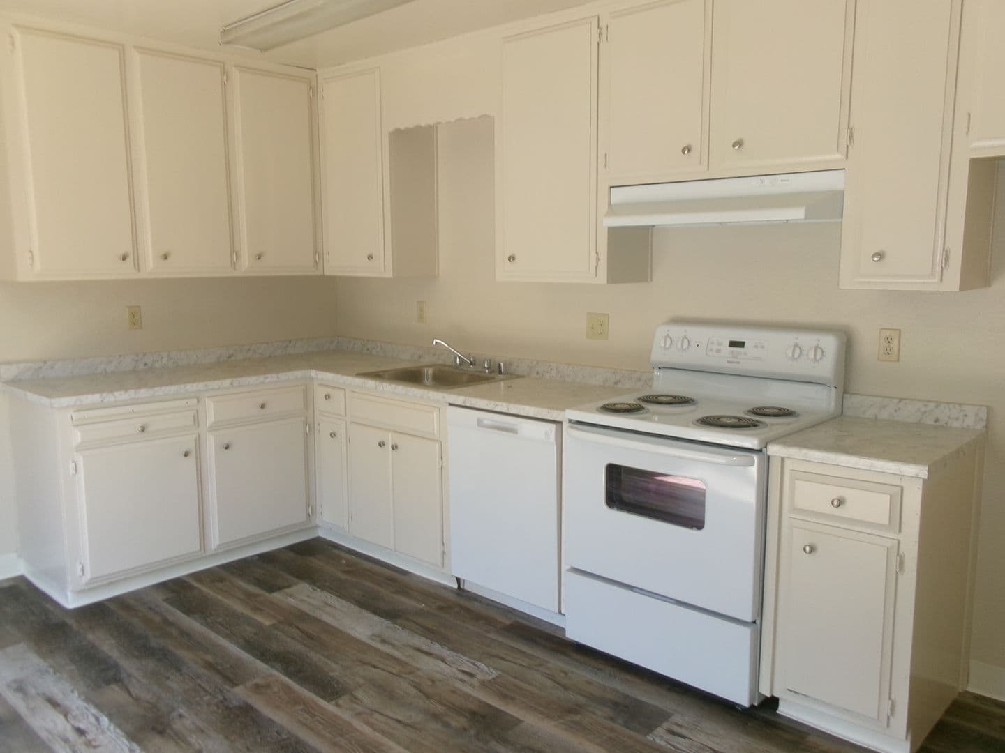 STOCKTON Apartment: 3428, 3430 & 3432 ROANOKE CT
