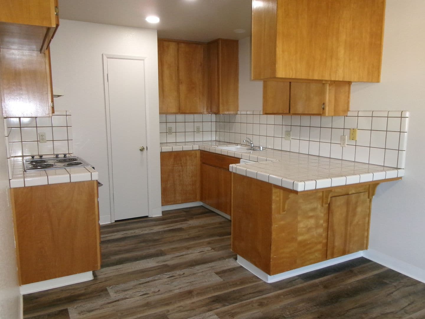 RIO VISTA Apartment: RAINTREE CONDOMINIUMS