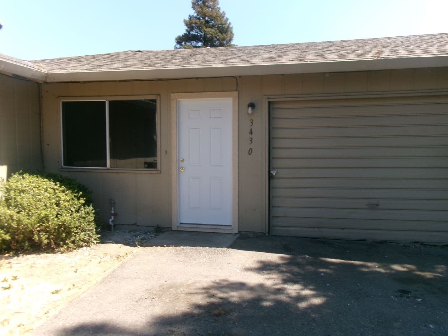 STOCKTON Apartment: 3428, 3430 & 3432 ROANOKE CT