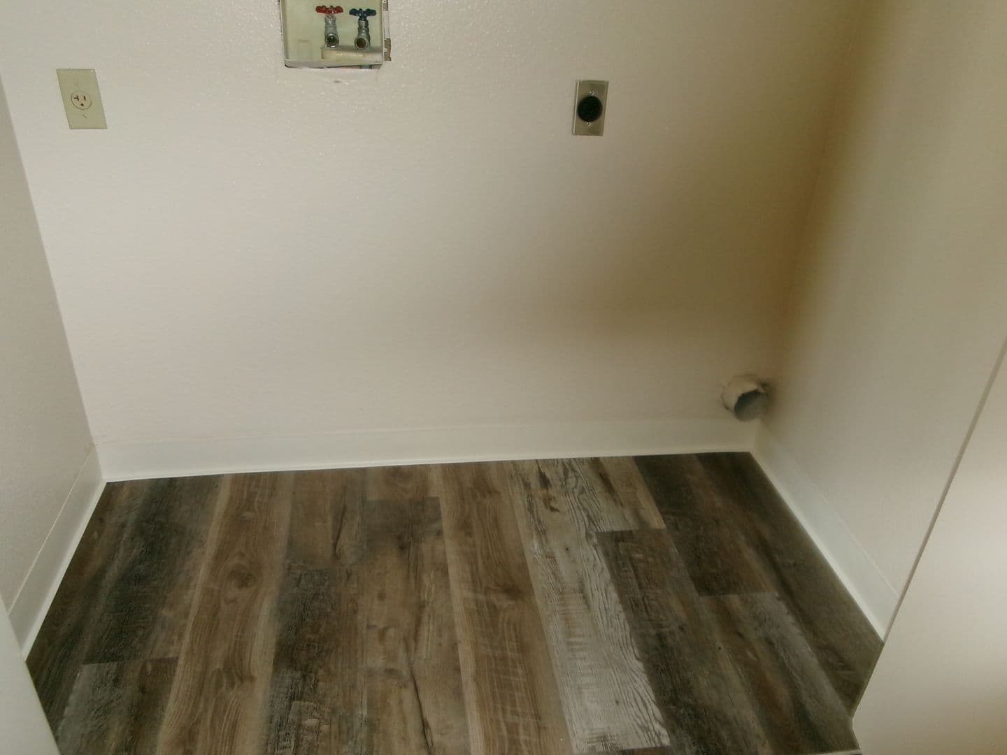 RIO VISTA Apartment: RAINTREE CONDOMINIUMS