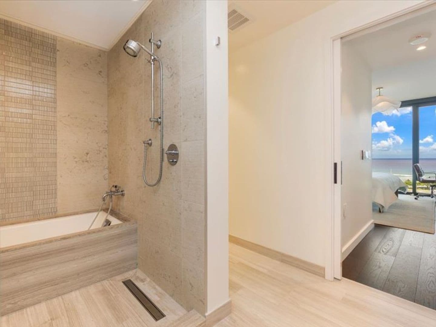 Honolulu Condo: 1100 Ala Moana Bvld. Unit 1401