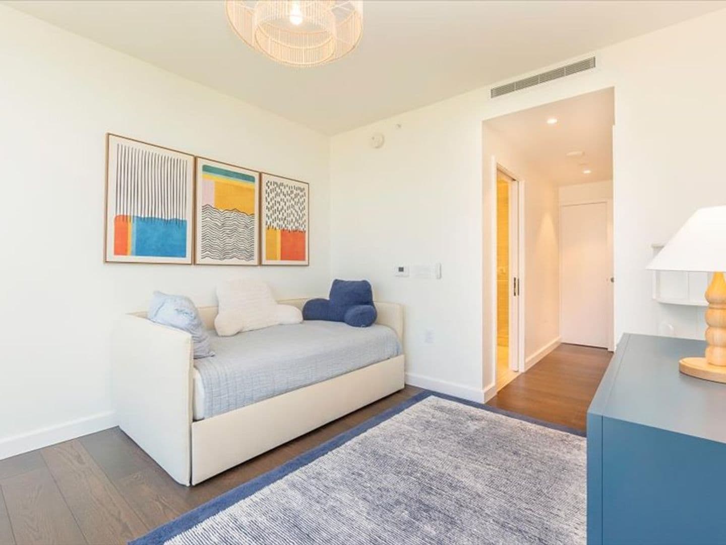 Honolulu Condo: 1100 Ala Moana Bvld. Unit 1401