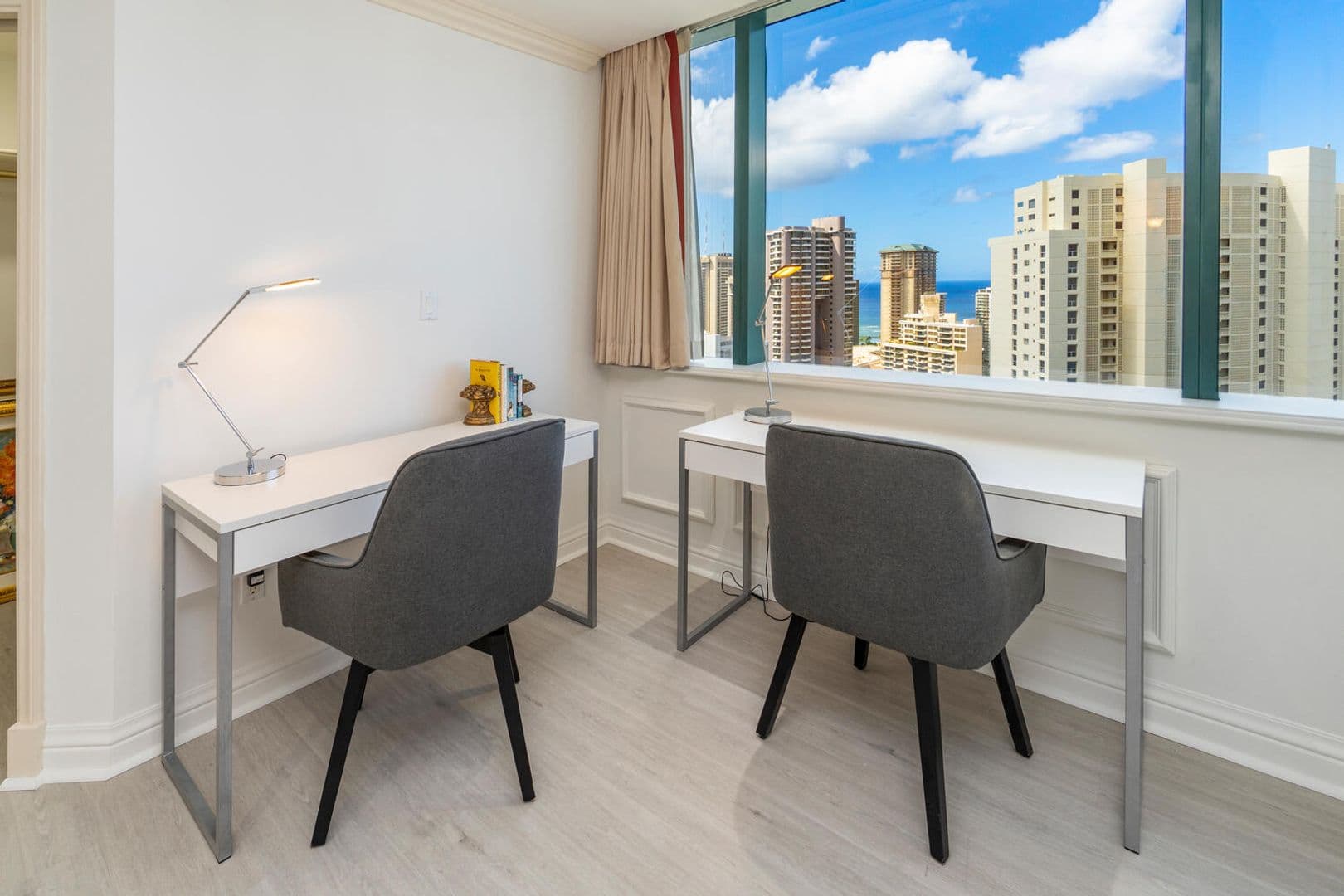 Honolulu Condo: 1888 Kalakaua Ave. Unit 3504