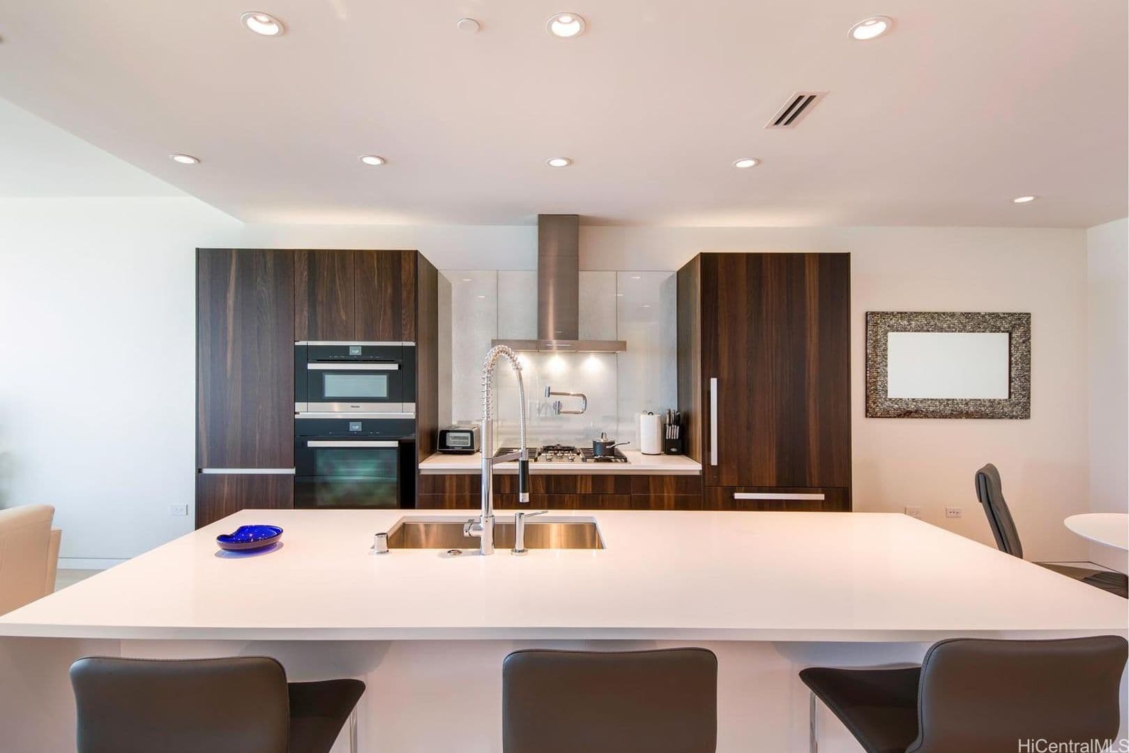Honolulu Condo: 1118 Ala Moana Blvd. Unit 1203