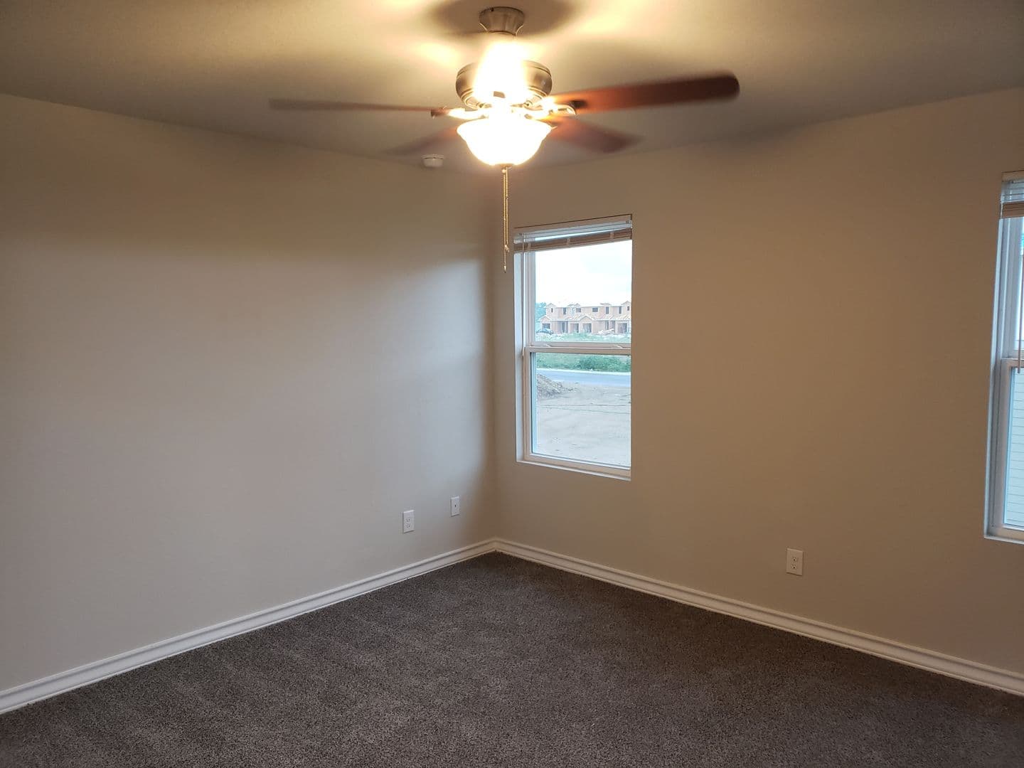 Selma Townhome: 16914 Showdown Path - 4
