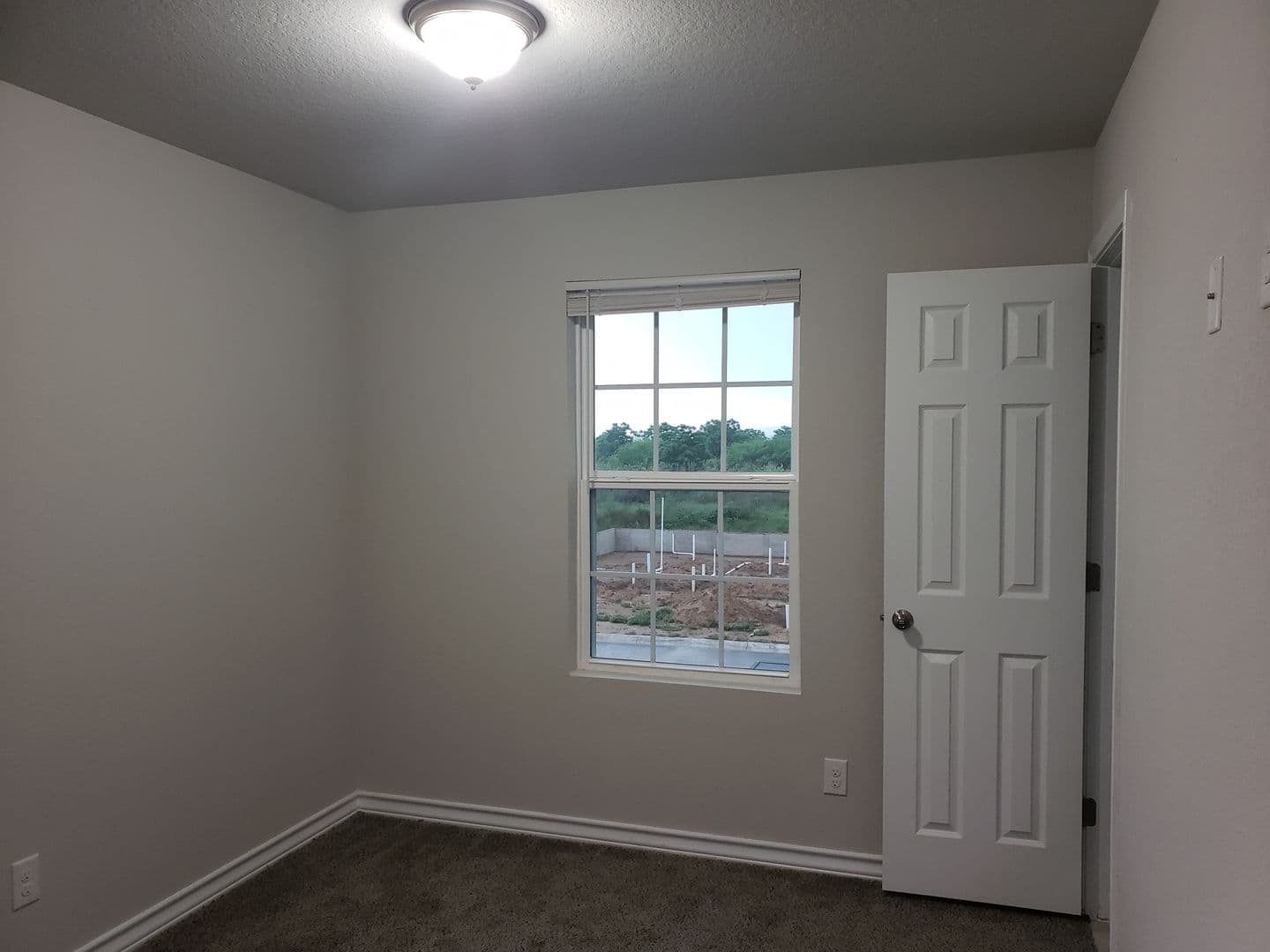 Selma Townhome: 16914 Showdown Path - 4