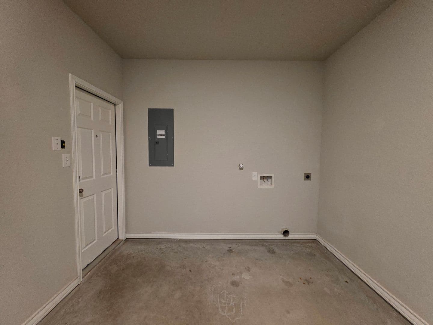 Selma Apartment: 16913 Showdown Path
