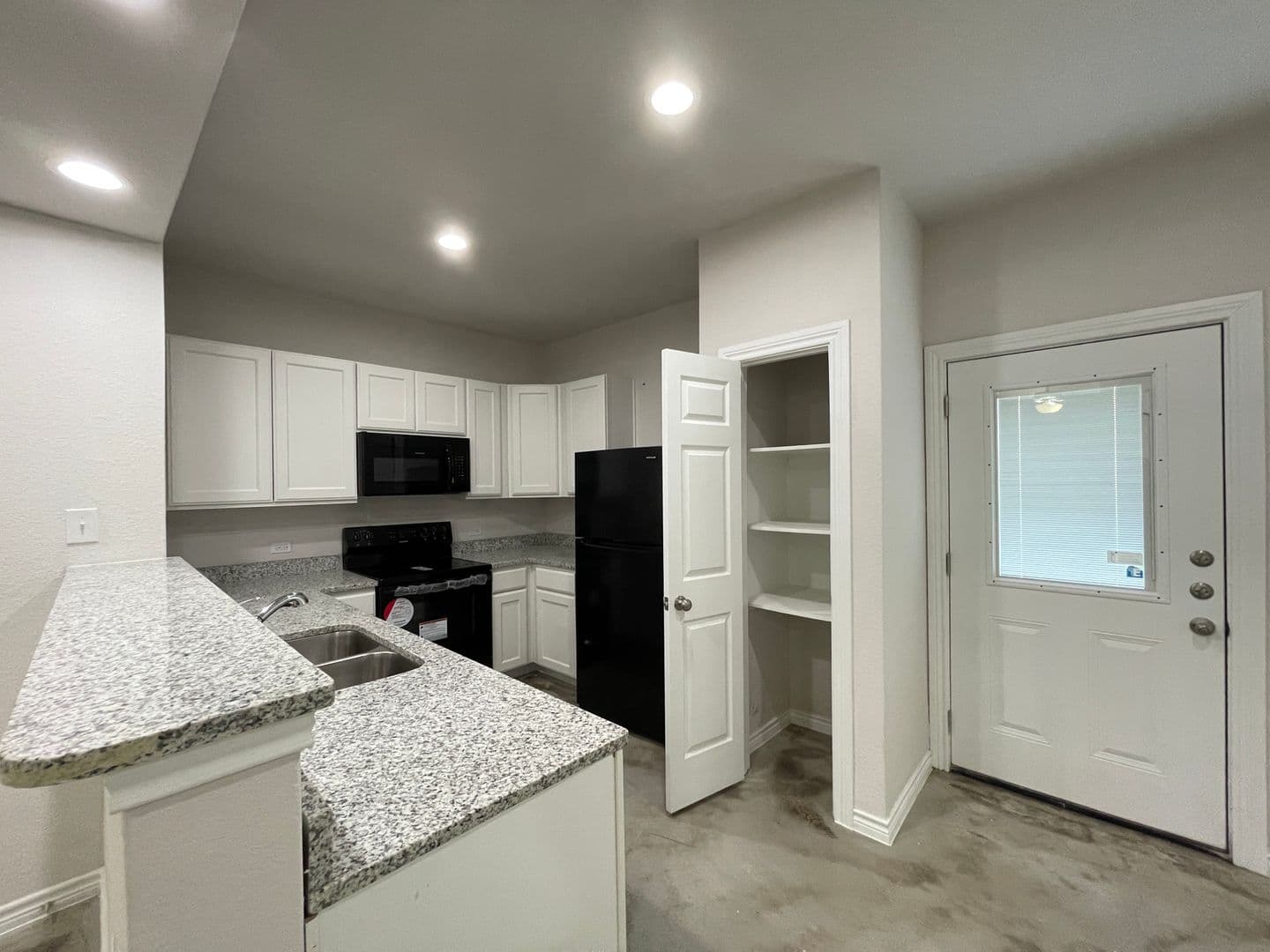 Converse Townhome: 7311 Colina Way
