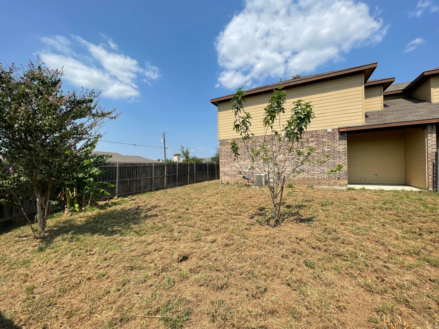 TX Townhome: 166 Creekside Villa Drive