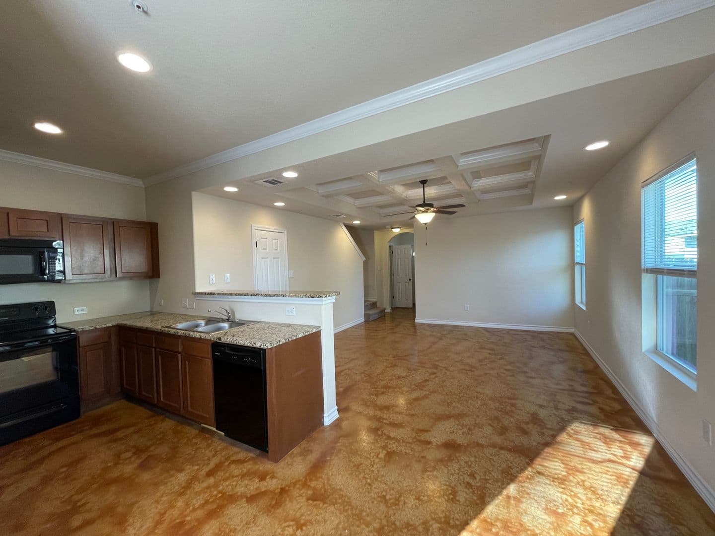 Selma Townhome: 16833 Showdown Path - 4