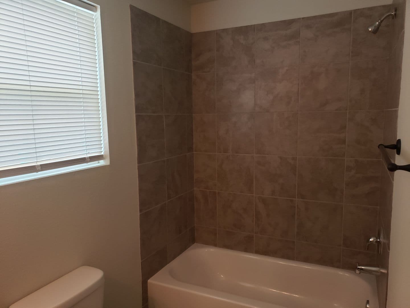 Converse Townhome: 7310 Colina Way - 3