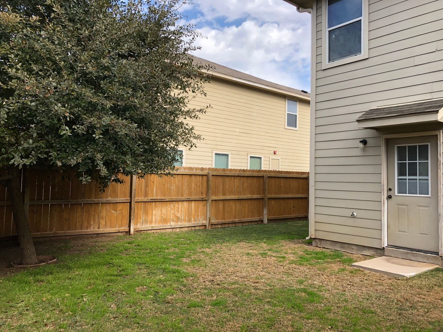 Selma Townhome: 16815 Dancing Ava - 1*
