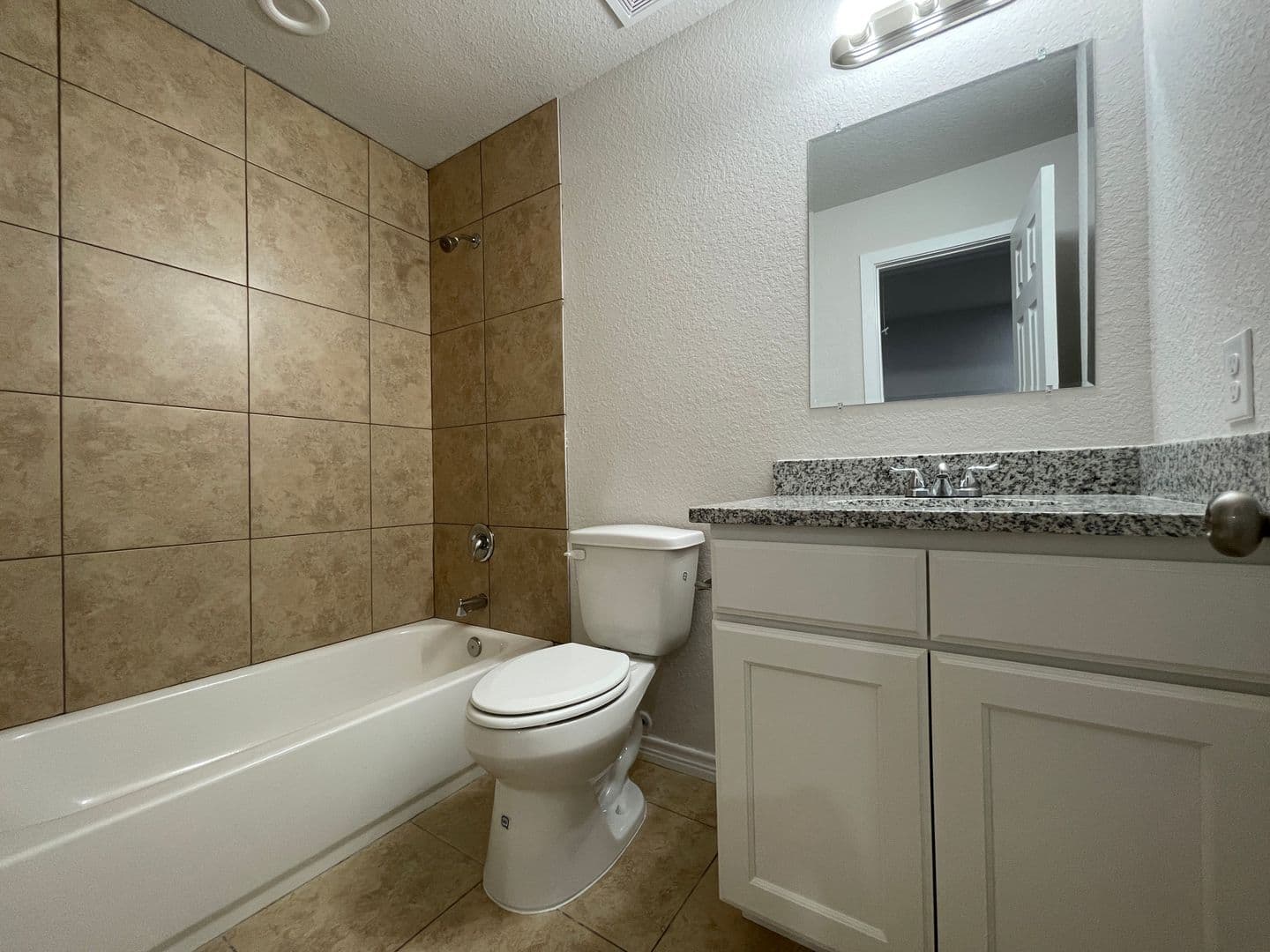 Converse Townhome: 7311 Colina Way