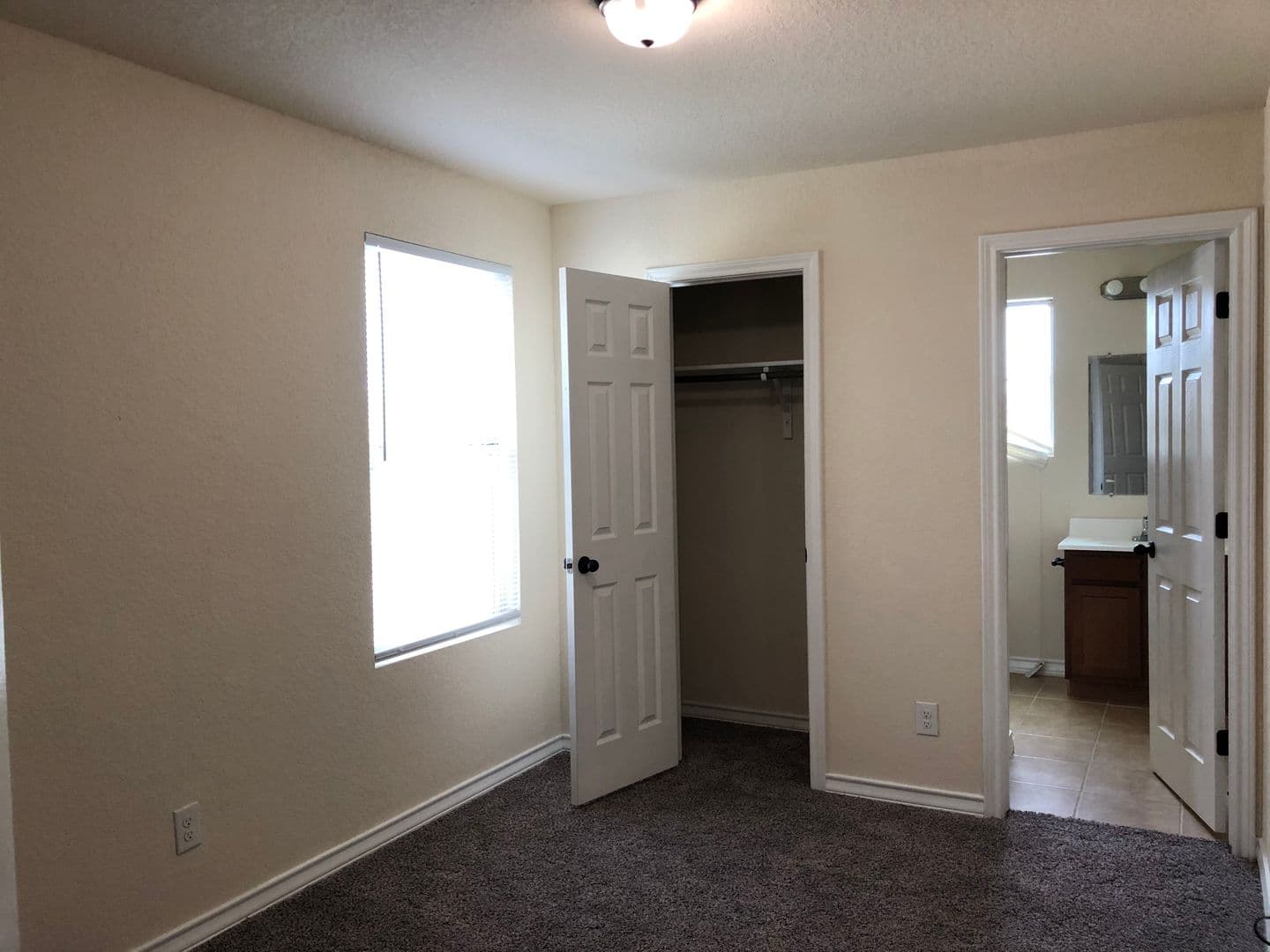 Selma Townhome: 16815 Dancing Ava - 1*